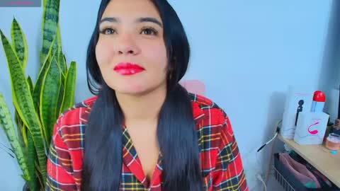    Independent model online show from May 26, 3:24 am