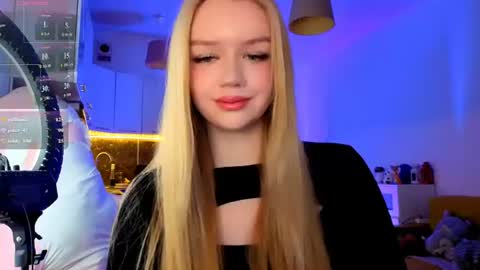 Snapshot of meliss_ss chatting on July 3, 3:13 am Mel or Lissa 3 Welcome here online show from July 3, 3:13 am