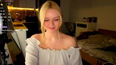 Snapshot of meliss_ss chatting on July 31, 8:30 pm Mel or Lissa 3 Welcome here online show from July 31, 8:30 pm