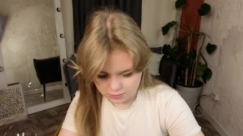 Sophia online show from April 9, 5:51 am