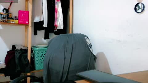 Snapshot of melissa_and_carol chatting on April 23, 1:13 pm Carol - Dany online show from April 23, 1:13 pm