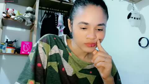 Snapshot of melissa_and_carol chatting on May 5, 2:36 pm Carol - Dany online show from May 5, 2:36 pm