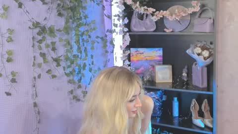 Melissa - Your Dream Girl  online show from March 11, 4:43 am