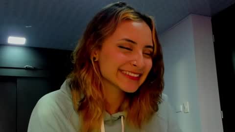 Snapshot of melissa_noir chatting on June 25, 10:36 pm melissa_noir online show from June 25, 10:36 pm