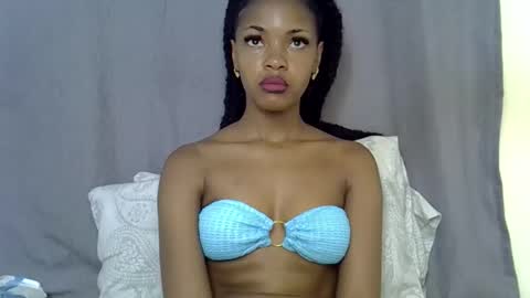 Snapshot of melissah_hot chatting on April 18, 7:23 am melissah_hot online show from April 18, 7:23 am