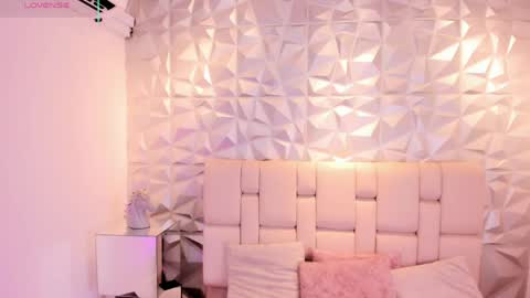  Mell online show from April 9, 11:59 am