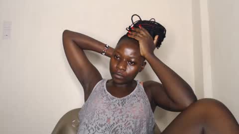 Snapshot of mellanin_pretty_ chatting on December 23, 1:08 am . online show from December 23, 1:08 am