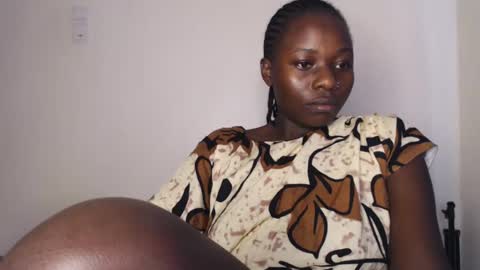 Snapshot of mellanin_pretty_ chatting on January 18, 5:52 am . online show from January 18, 5:52 am