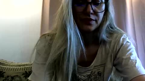 Melly online show from May 28, 7:05 am