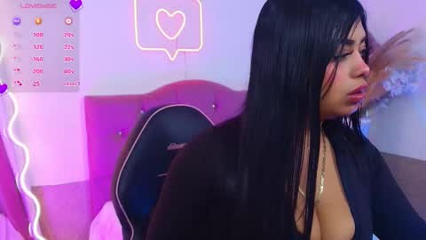 Snapshot of meloddi_tay chatting on March 1, 11:45 am meloddi_tay online show from March 1, 11:45 am