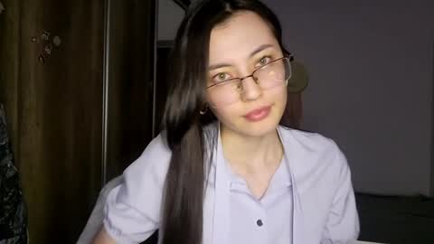 Snapshot of melodeehayden chatting on May 27, 3:42 pm Nika online show from May 27, 3:42 pm