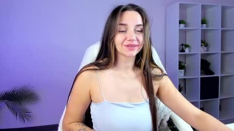 melody_sol online show from December 3, 4:09 am