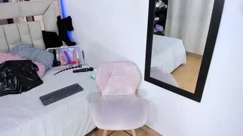 melody online show from February 5, 8:52 am