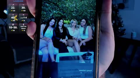 Snapshot of melodypetitex chatting on December 16, 11:18 pm sophia online show from December 16, 11:18 pm