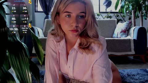 Snapshot of melodypetitex chatting on January 15, 6:51 pm sophia online show from January 15, 6:51 pm