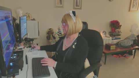 Snapshot of melodyredux_62 chatting on December 19, 5:09 pm Melody online show from December 19, 5:09 pm