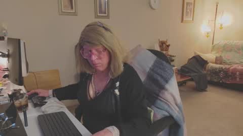 Snapshot of melodyredux_62 chatting on February 25, 6:06 pm Melody online show from February 25, 6:06 pm