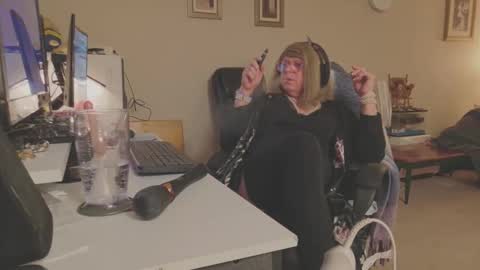 Snapshot of melodyredux_62 chatting on March 1, 6:59 am Melody online show from March 1, 6:59 am