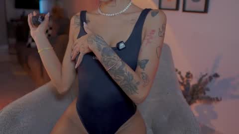 Snapshot of melytaylor_ chatting on June 24, 10:31 pm Melissa online show from June 24, 10:31 pm