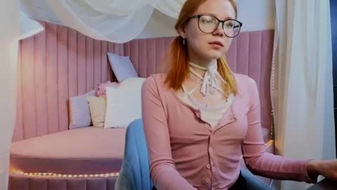memymee_ online show from June 10, 1:28 am
