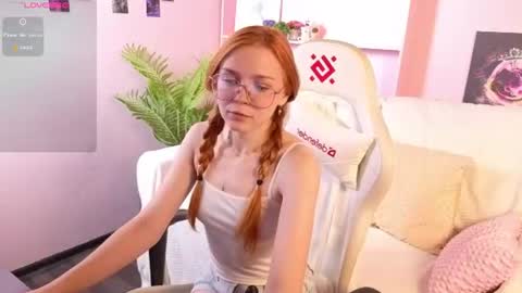 memymee_ online show from July 11, 1:52 am