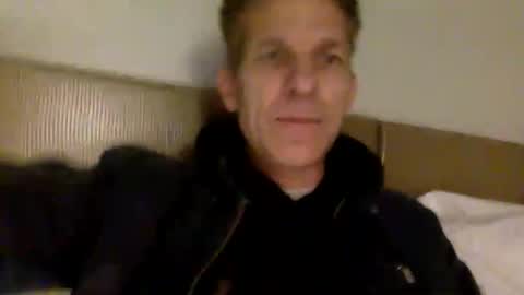 Snapshot of men2024again chatting on November 11, 3:39 am Andres online show from November 11, 3:39 am