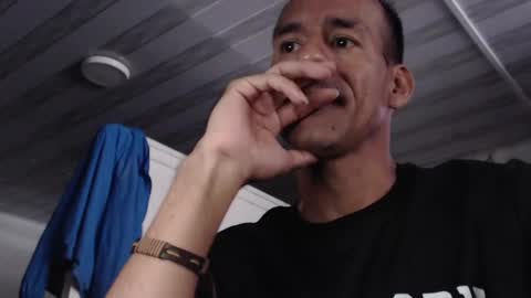 Snapshot of mensexydick20 chatting on February 17, 8:36 pm big brown online show from February 17, 8:36 pm