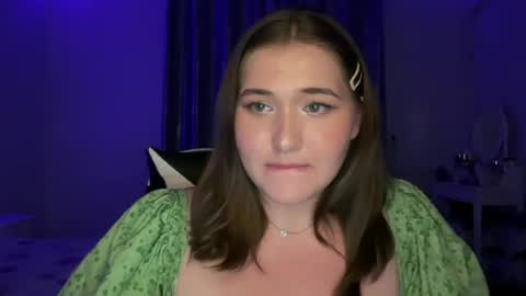 Snapshot of meow_claws chatting on July 4, 6:25 pm Kitten online show from July 4, 6:25 pm