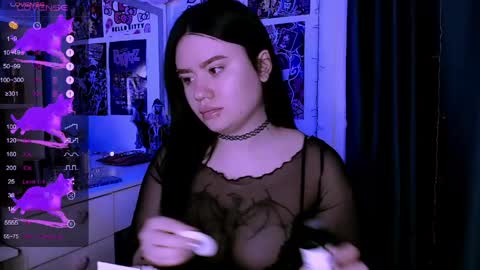 Snapshot of meow_marie chatting on June 8, 8:42 pm meow marie online show from June 8, 8:42 pm