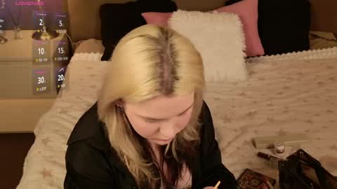 Ivy  online show from May 29, 2:26 pm