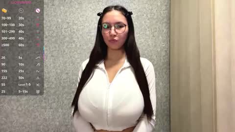 Snapshot of meowgirlye chatting on February 2, 9:08 am Mona online show from February 2, 9:08 am