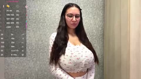 Snapshot of meowgirlye chatting on February 9, 11:14 am Mona online show from February 9, 11:14 am