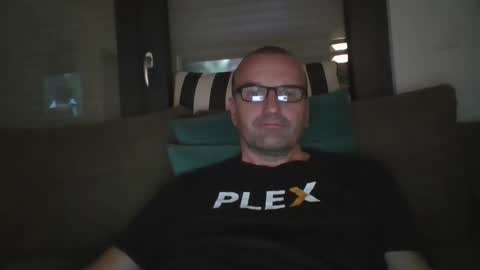 Pat online show from December 14, 4:09 pm