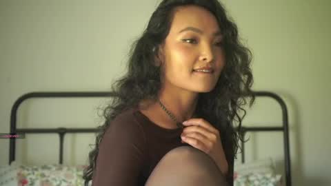 Snapshot of mercedesss_8 chatting on April 29, 12:20 pm Next show on 03 Dec online show from April 29, 12:20 pm