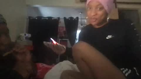 InHer77 online show from November 11, 4:18 pm