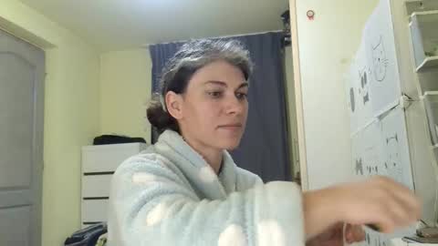 Snapshot of merciylove chatting on March 18, 5:27 pm Miss Helena online show from March 18, 5:27 pm