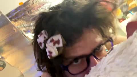 Snapshot of merelyalover chatting on December 27, 3:59 pm gurlnips online show from December 27, 3:59 pm