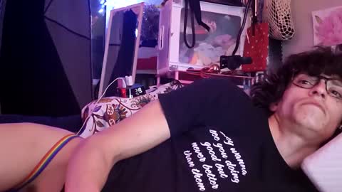 Snapshot of merelyalover chatting on February 8, 11:55 am gurlnips online show from February 8, 11:55 am