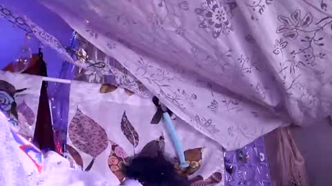 Snapshot of merelyalover chatting on February 25, 1:17 pm gurlnips online show from February 25, 1:17 pm