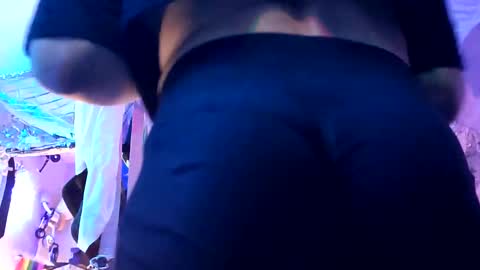 Snapshot of merelyalover chatting on March 11, 2:10 am gurlnips online show from March 11, 2:10 am