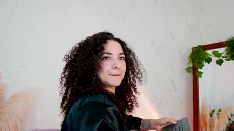 Merida Bell online show from February 3, 12:31 am