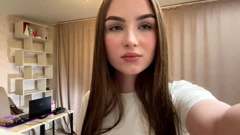 Snapshot of meridethvilca chatting on October 6, 6:05 pm Rina online show from October 6, 6:05 pm