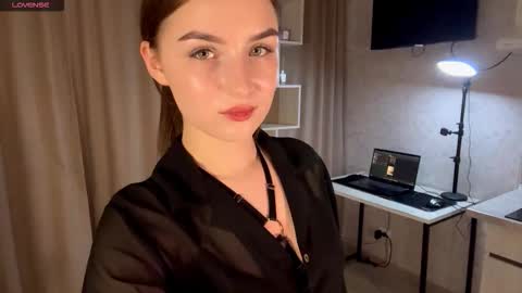 Snapshot of meridethvilca chatting on November 19, 8:09 pm Rina online show from November 19, 8:09 pm