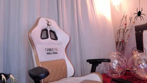 meriiiidaa online show from October 17, 4:15 am