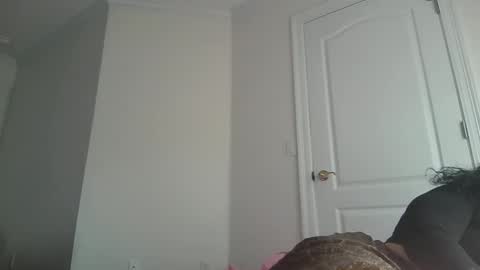 Snapshot of mermaidonland25 chatting on February 9, 4:33 pm mermaidonland25 online show from February 9, 4:33 pm