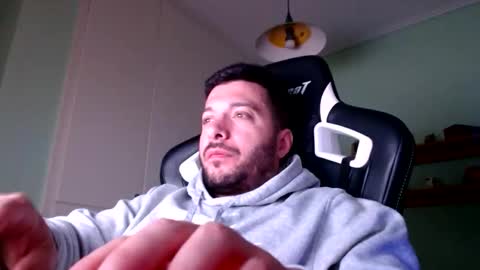 Snapshot of metalic18 chatting on October 12, 6:07 pm FunnyTimeHere online show from October 12, 6:07 pm