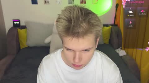 Arthur online show from February 2, 9:02 pm