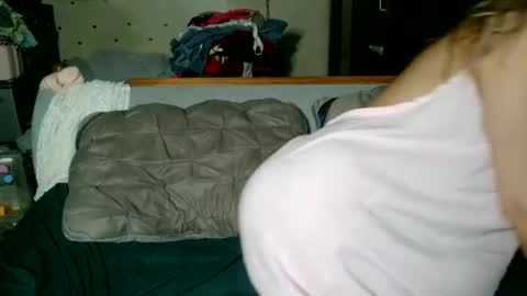 mezzy69 online show from July 31, 8:47 am