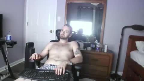 Snapshot of mfdoom6stax chatting on January 12, 10:34 am LockedOutNaked online show from January 12, 10:34 am