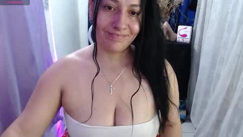 Snapshot of mhialorens chatting on May 13, 9:44 pm LorenWelcome my rooomLovense is active my orgasms in your handsGive me more pleasure a PVT is open PVT online show from May 13, 9:44 pm